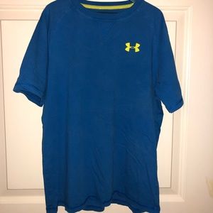 Boys Under Armour Heat Gear Loose T-shirt size YL